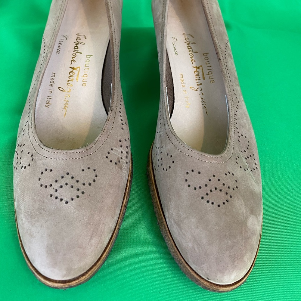 Salvatore Ferragamo Heels Size 7AA
